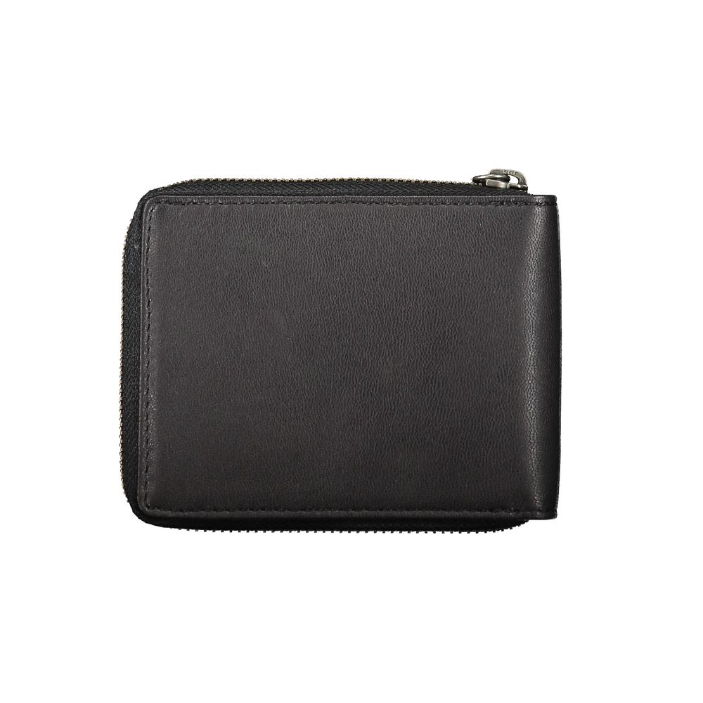 Blauer Sleek Leather Round Wallet with Card Spaces